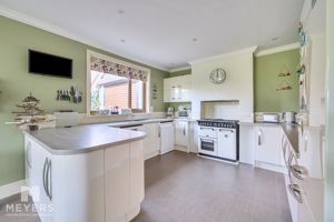 Kitchen- click for photo gallery